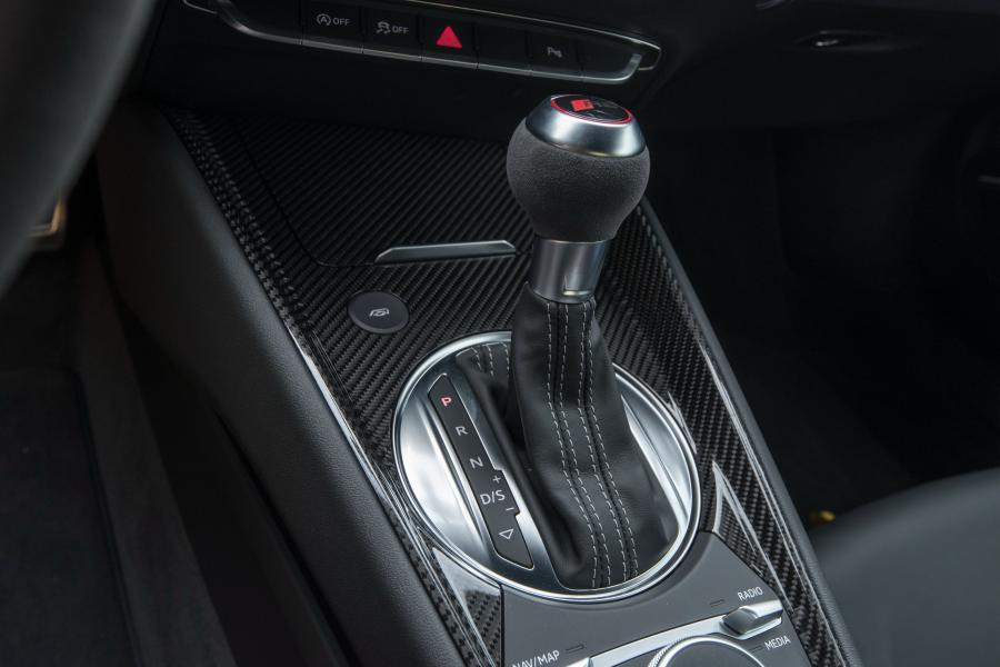 Детали интерьера Audi TT RS Coupe (8S) 2018 года  (LA) (фото 10 из 10)